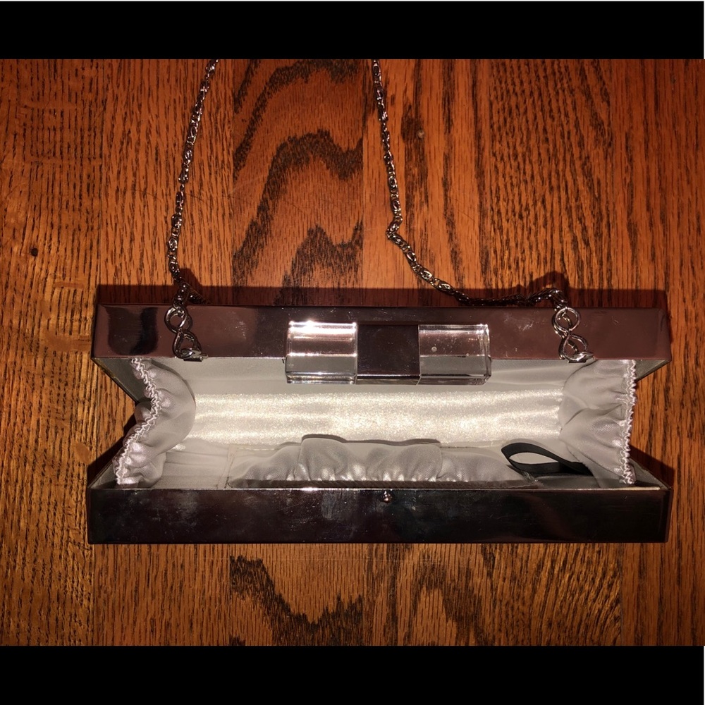 Silver clutch - Picture 2 of 5